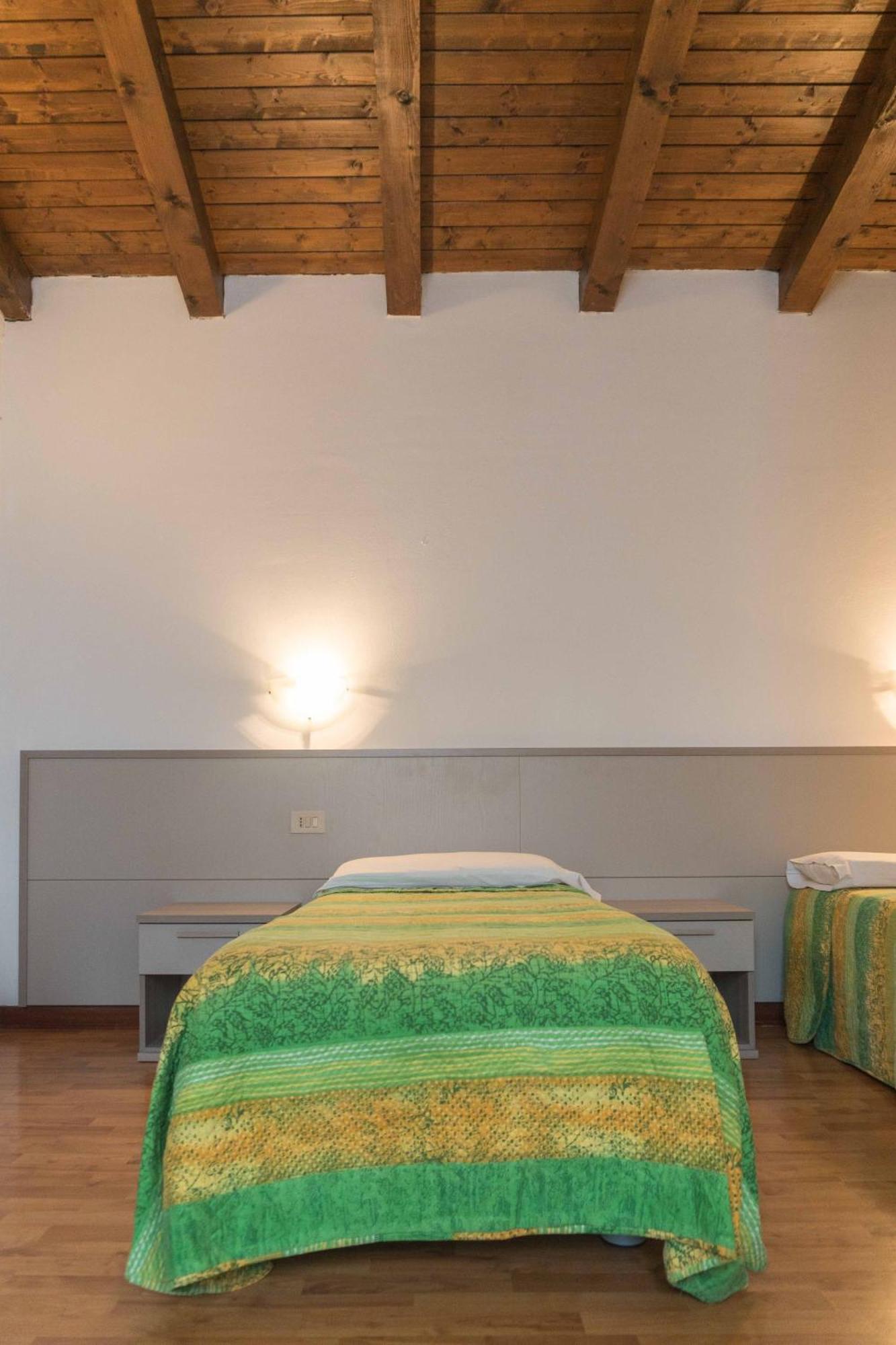 Ristorante Albergo Al Donatore Teor Bagian luar foto