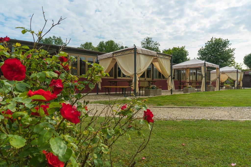 Ristorante Albergo Al Donatore Teor Bagian luar foto