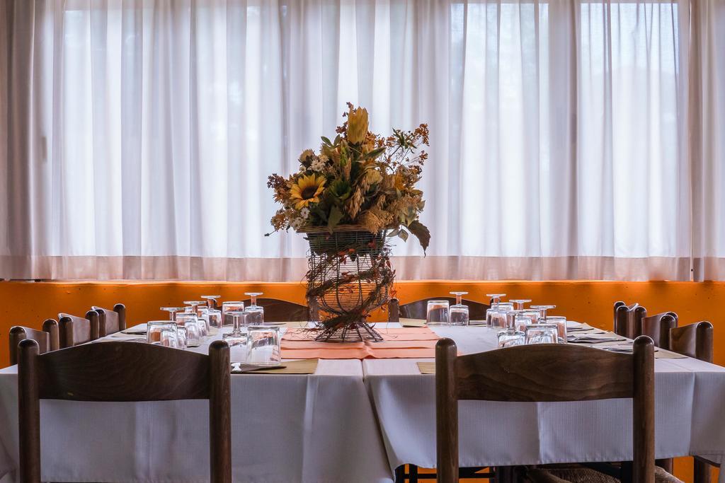 Ristorante Albergo Al Donatore Teor Bagian luar foto